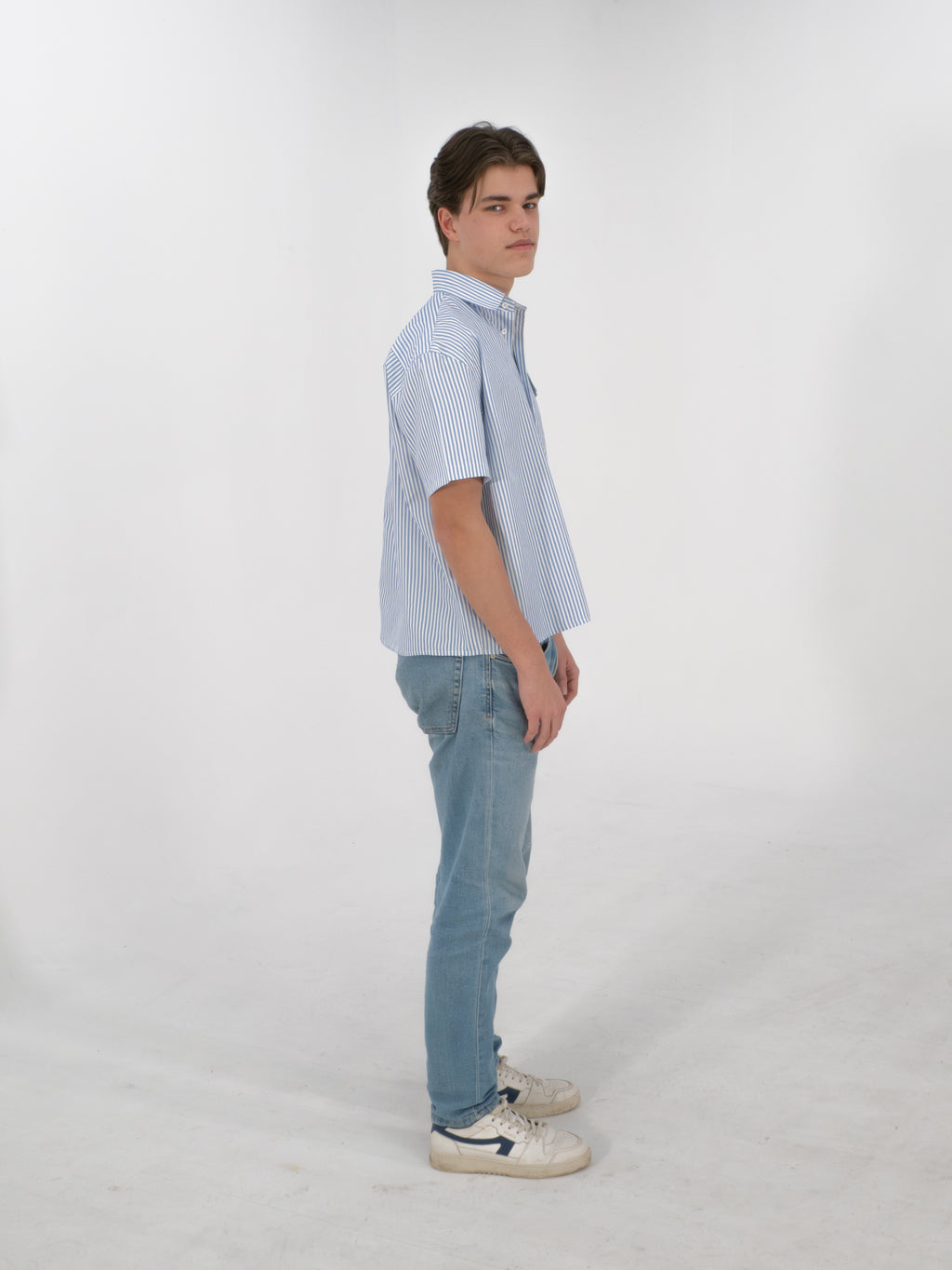 Grube white blue shirt